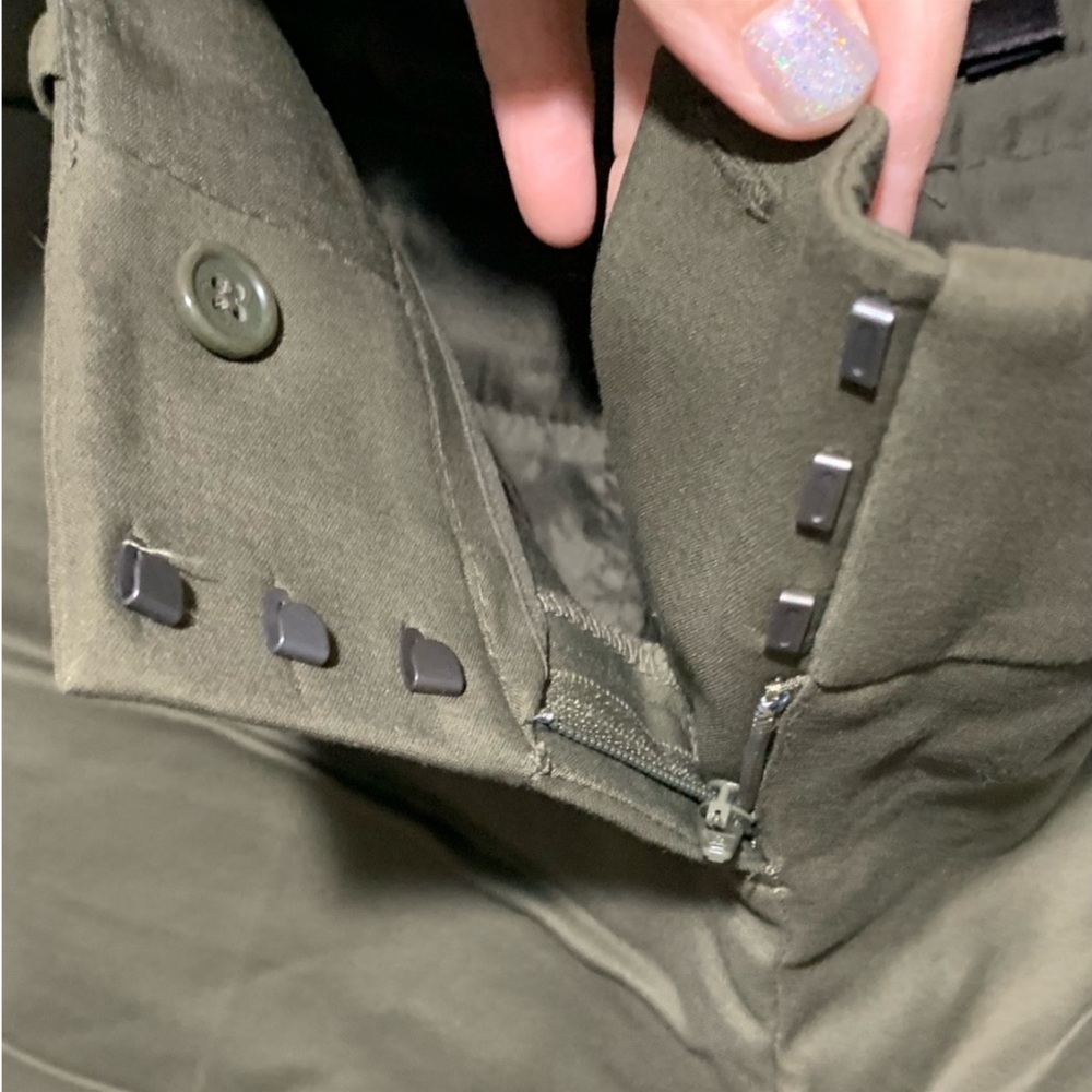 The Limited Drew Fit Shorts Green 0 NWT - Picture 3 of 13